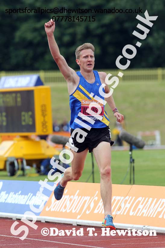 James Wilkinson (Leeds City) wins the 3000 metres steeplechase, 2014 Sainsbury's British Championships. Photo: David T. Hewitson/Sports for All Pics